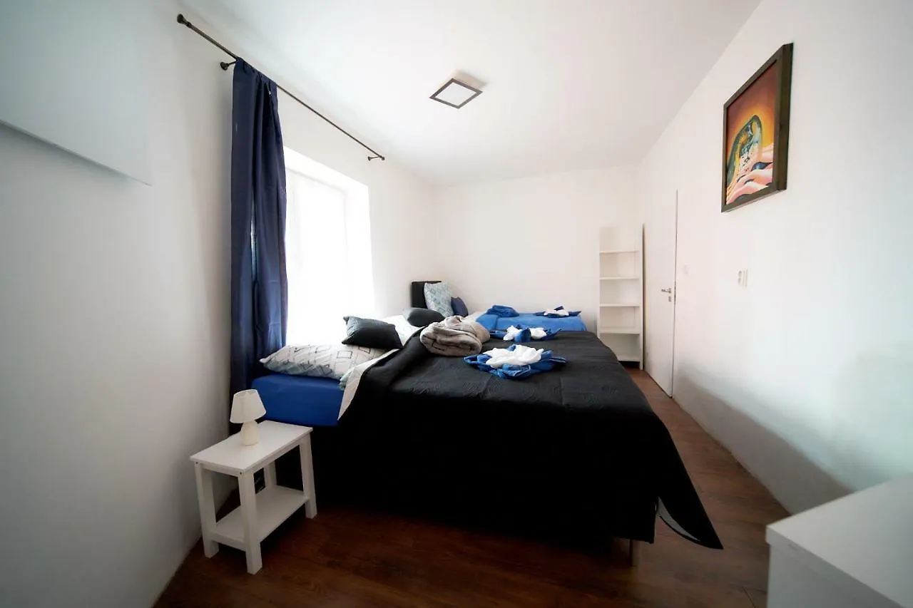 Bluestars Family Apartment Karlovy Vary 0*,